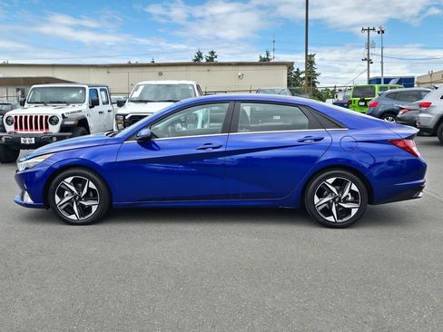 Used 2023 Hyundai Elantra Limited FWD image 4