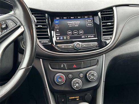 Used 2020 Chevrolet Trax LT w/ Driver Confidence Package image 16