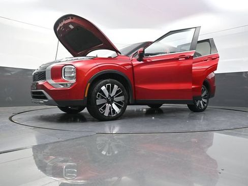 Used 2025 Mitsubishi Outlander SE FWD image 42