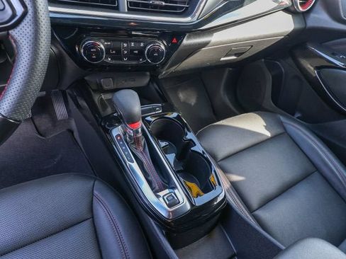 Used 2024 Chevrolet Trax RS w/ Sunroof Package FWD image 20