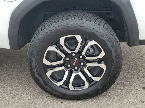 Certified 2026 GMC Canyon AT4 w/ Technology Plus Package AWD/4WD image 37