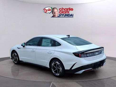 New 2026 Hyundai Sonata SEL FWD image 3