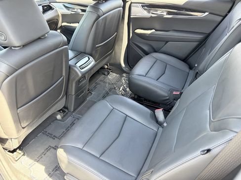 Used 2020 Cadillac XT6 Premium Luxury FWD image 16