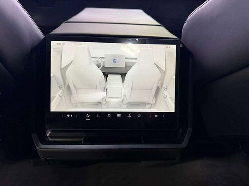 Used 2024 Tesla Cybertruck AWD Crew Cab image 19