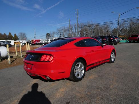 Used 2015 Ford Mustang Coupe image 5