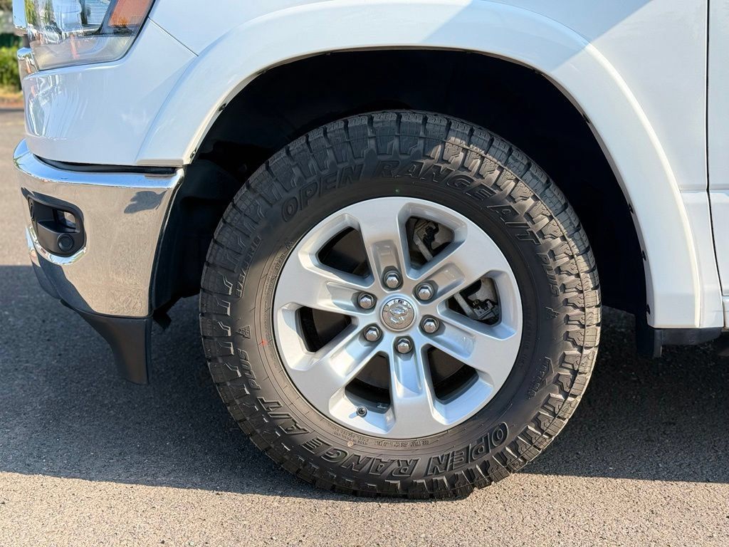 Used 2021 RAM 1500 Laramie AWD/4WD image 9
