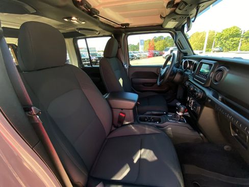 Used 2022 Jeep Wrangler Unlimited Sport image 15