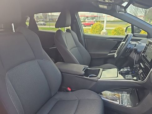 Used 2024 Subaru Solterra Premium image 9