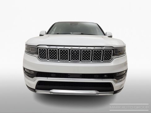 Used 2022 Jeep Grand Wagoneer Series III image 2