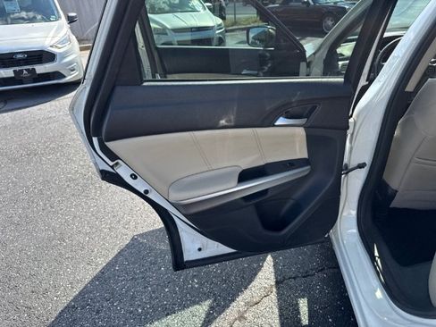 Used 2014 Honda Crosstour EX-L image 12