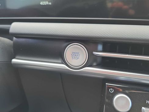 Used 2025 Hyundai Santa Cruz SEL image 21