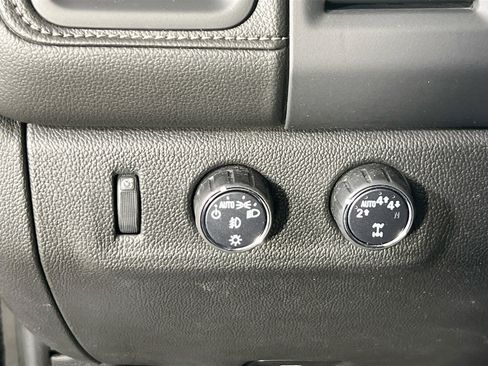 Used 2020 GMC Canyon SLE w/ Elevation Edition image 10