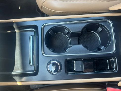 Used 2020 Lincoln Corsair Reserve FWD image 18