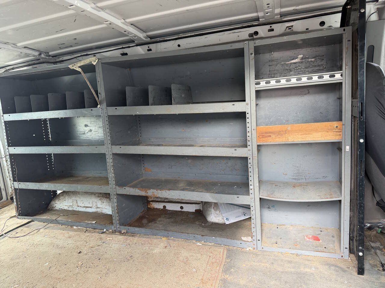 Used 1999 Ford E-350 and Econoline 350 Super Duty RWD image 25