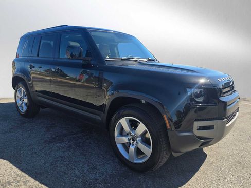 New 2026 Land Rover Defender 110 S image 7