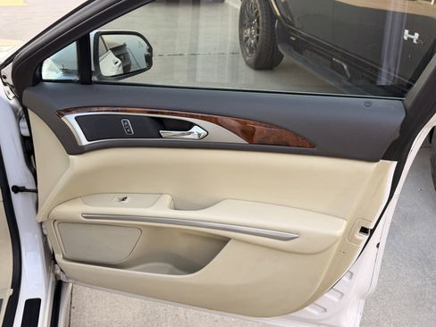 Used 2014 Lincoln MKZ AWD image 24