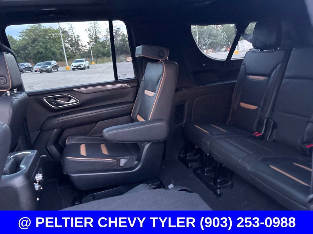 Used 2023 GMC Yukon XL AT4 w/ AT4 Premium Package AWD/4WD image 21