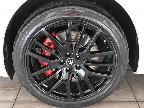 Used 2020 Maserati Levante S image 31