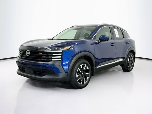 Used 2025 Nissan Kicks SR AWD/4WD image 3
