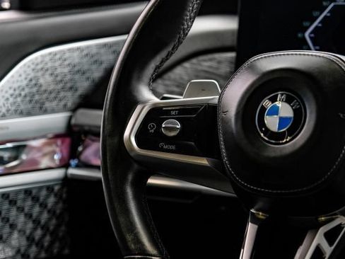 Used 2023 BMW 740i RWD image 23
