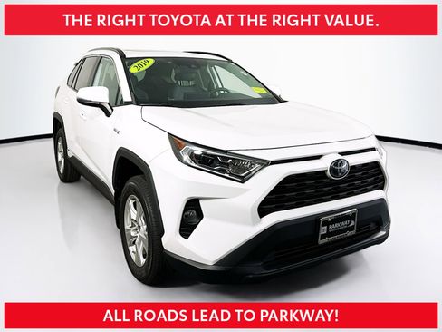 Used 2019 Toyota RAV4 XLE AWD/4WD image 1