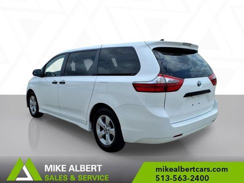 Used 2020 Toyota Sienna L FWD image 5