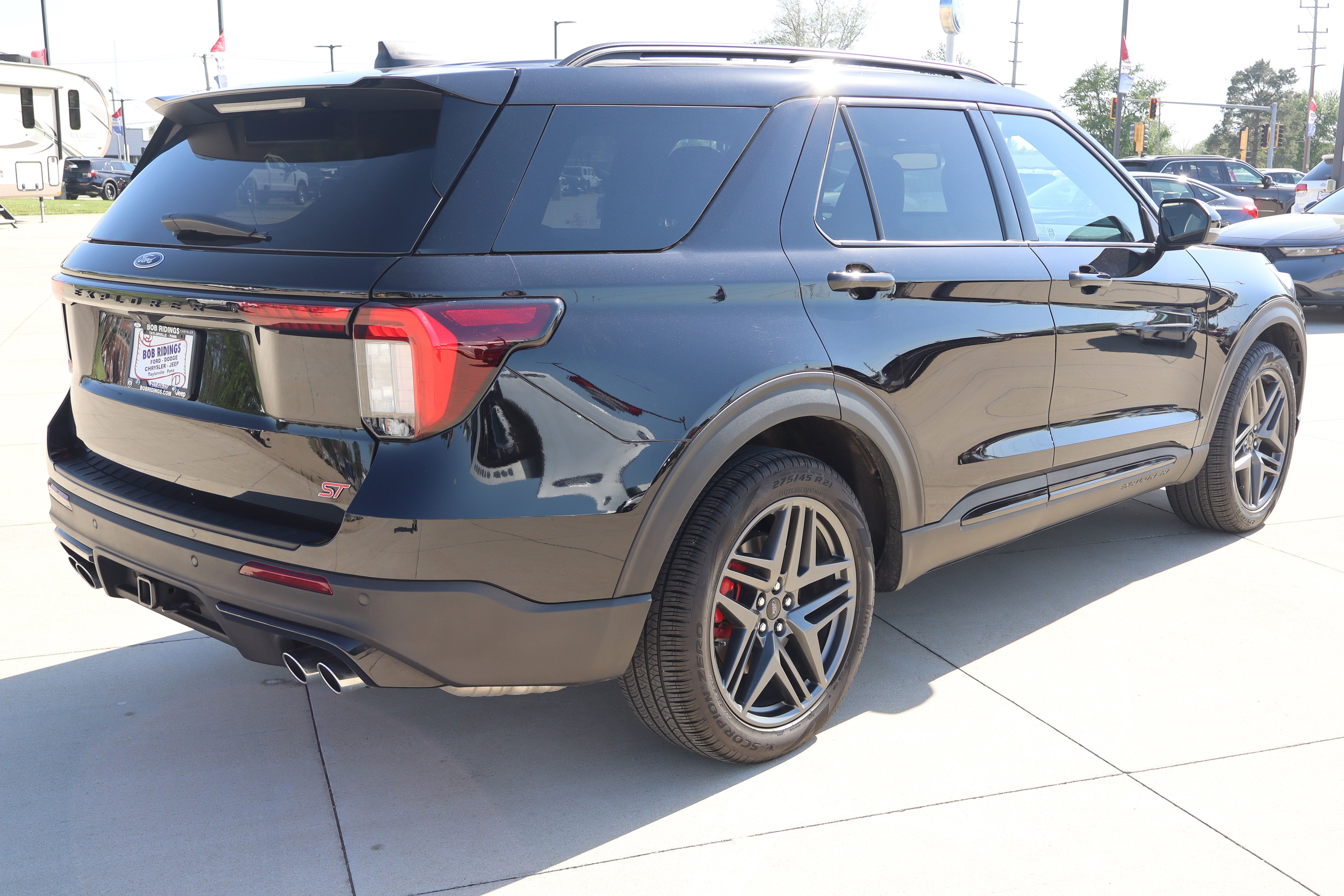 Used 2025 Ford Explorer ST AWD/4WD image 6