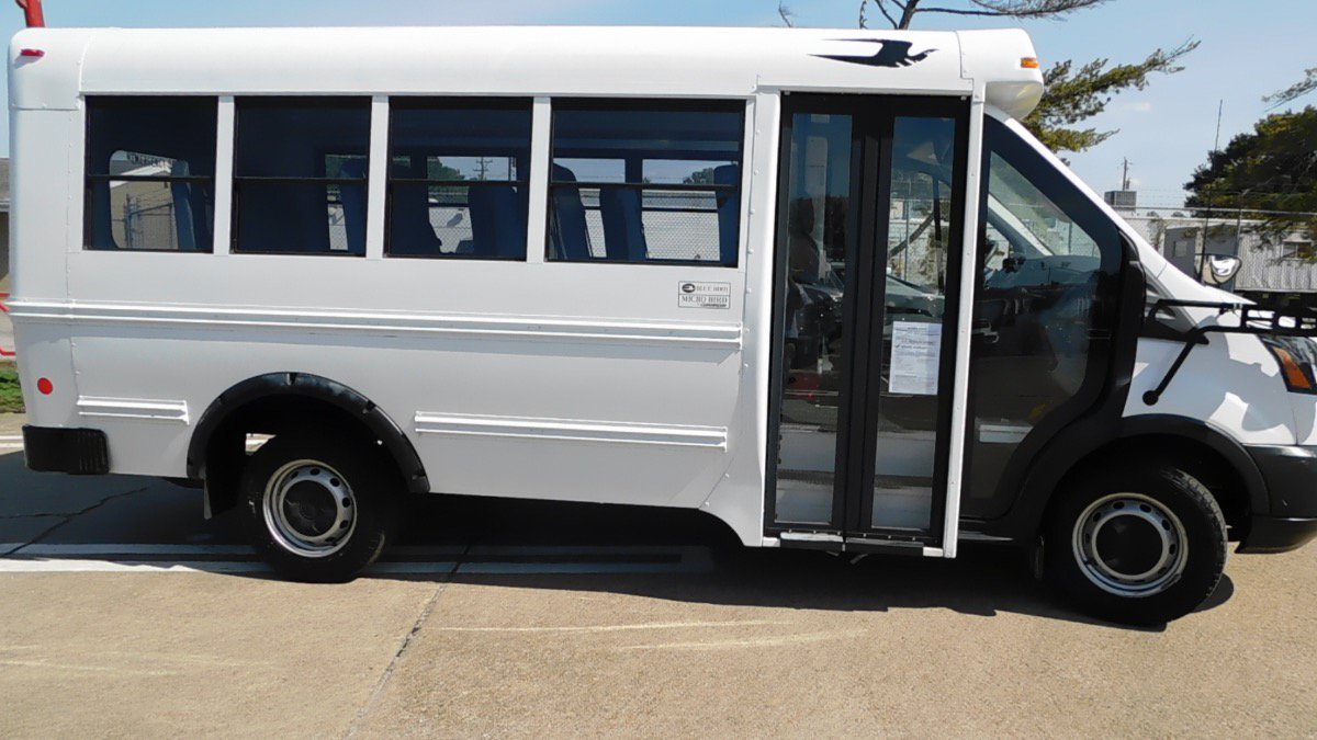 Used 2016 Ford Transit 250 138 RWD image 2