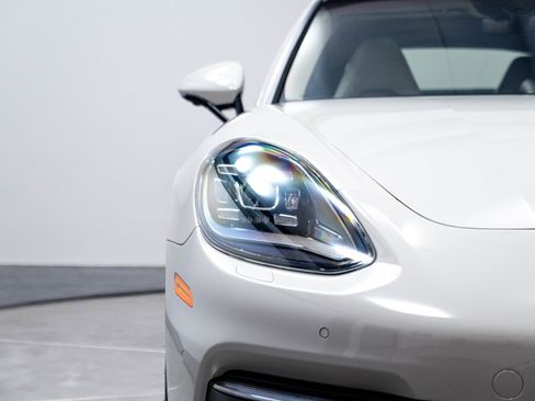 Used 2019 Porsche Panamera 4 AWD/4WD image 70