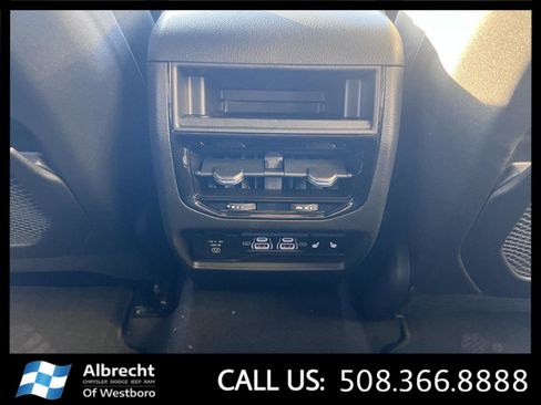 New 2025 Jeep Grand Cherokee Limited w/ Trailer Tow Package image 19