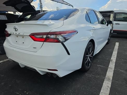 Used 2021 Toyota Camry SE FWD image 15