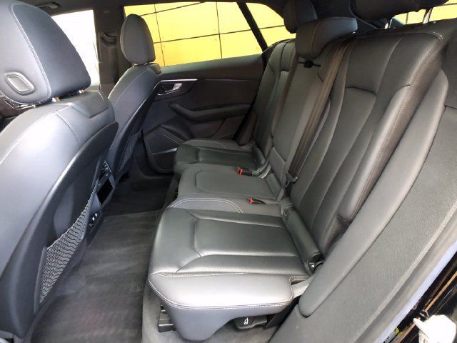 Used 2019 Audi Q8 Premium Plus w/ Premium Plus AWD/4WD image 22