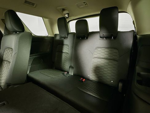 Used 2024 Nissan Pathfinder S image 26