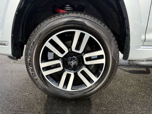 Used 2024 Toyota 4Runner Limited image 24