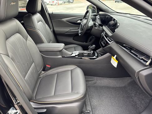Used 2026 Buick Envista Avenir FWD image 16