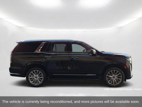 Used 2023 Cadillac Escalade Premium Luxury w/ Performance Package AWD/4WD image 4