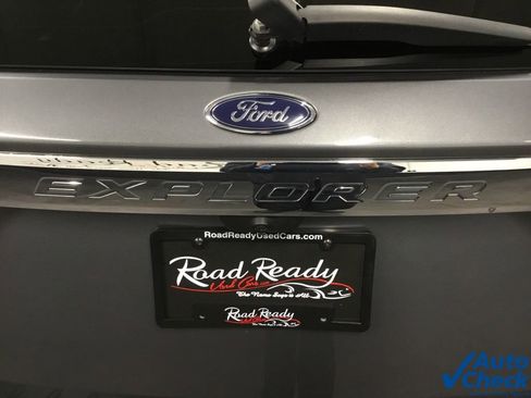 Used 2022 Ford Explorer XLT w/ Equipment Group 202A image 14