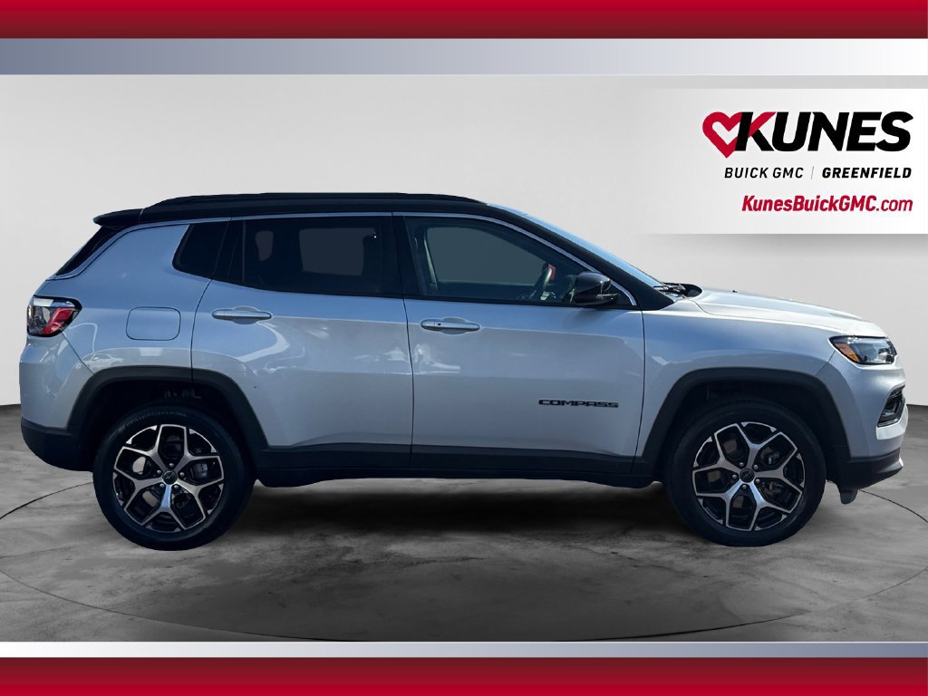 Used 2025 Jeep Compass Limited AWD/4WD image 12