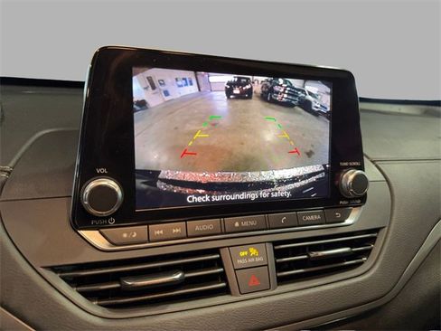 Used 2021 Nissan Altima 2.5 SV w/ SV Premium Package image 15