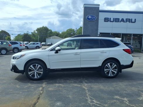 Used 2019 Subaru Outback 2.5i Limited AWD/4WD image 4