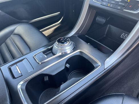 Used 2019 Ford Fusion SEL FWD image 16