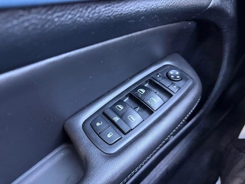 Used 2015 Chrysler 200 S FWD image 26