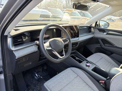 New 2026 Volkswagen Tiguan S image 9