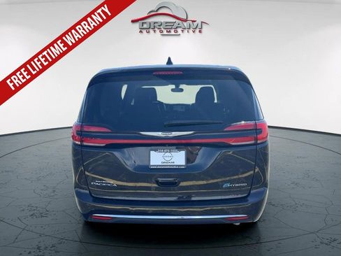 Used 2024 Chrysler Pacifica Limited FWD image 13