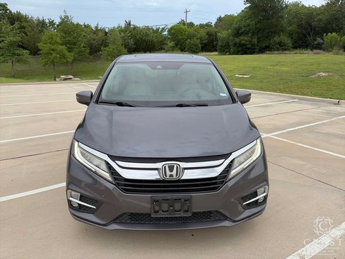 Used 2018 Honda Odyssey Touring image 2