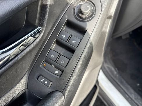 Used 2021 Chevrolet Trax LS image 13