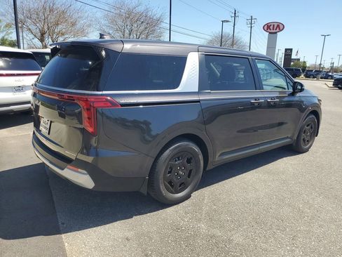 New 2026 Kia Carnival image 4