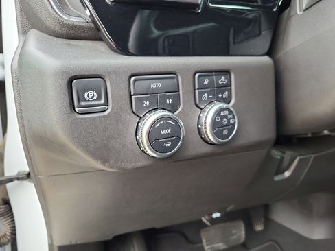 Used 2025 GMC Sierra 1500 SLT image 18