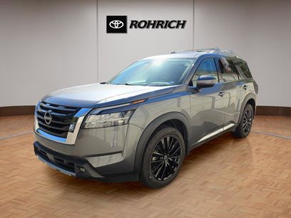 Used 2022 Nissan Pathfinder Platinum w/ Cargo Package