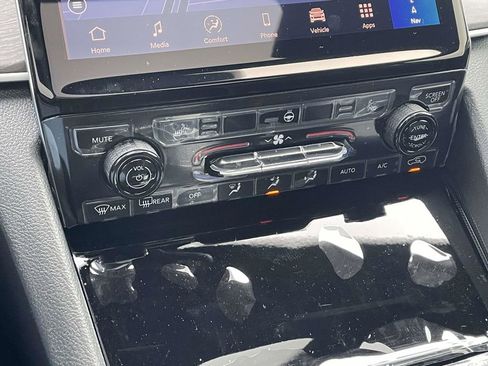 New 2025 Jeep Grand Cherokee L Limited w/ Black Appearance Package image 39